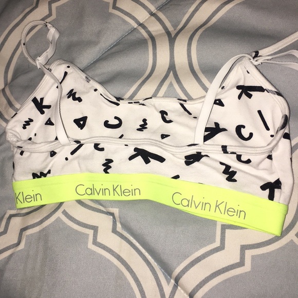 Calvin Klein comfortable sports bra - Picture 2 of 2